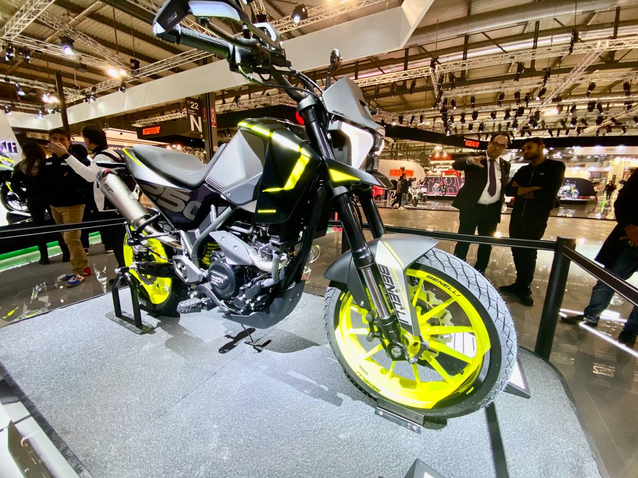 Benelli BKX250 dan BKX250 S