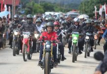 Presiden Jokowi Naik Motor Custom Jajal Jalan Perbatasan Trans Kalimantan Presiden Jokowi Naik Motor Custom Jajal Jalan Perbatasan Trans Kalimantan