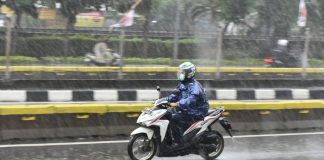 Persiapan berkendara Hujan Deras