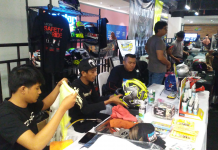 Poles Helm Sambil Beramal di JHE 2020 Bersama Belajar Helm Poles Helm Sambil Beramal