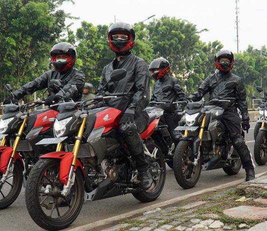 Touring Laki All New CB150R Streetfire, Dijajal Komunitas ke Green Canyon Touring Laki All New CB150R Streetfire