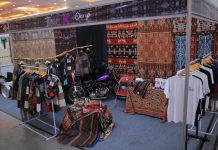 Mengenal Bahan Tenun di Produk Kolaborasi Triple Topper x Oerip Indonesia kolaborasi Triple Topper