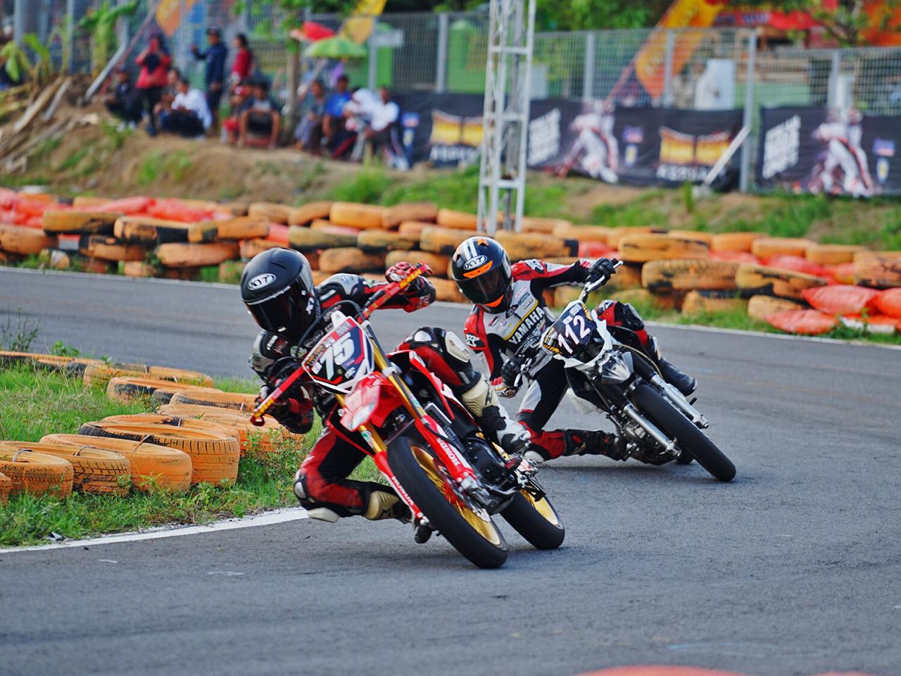 Супермото KTM фиолетовый