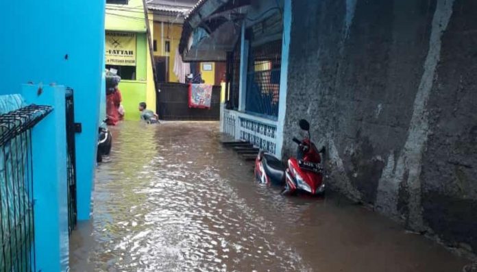 Sepeda Motor Terendam Banjir