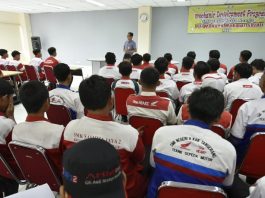 Siswa SMK Tes Kerja di Wahana untuk Menjadi Mekanik AHASS Siswa SMK Tes Kerja