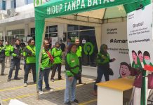 Gojek Bekali Mitra Driver Ribuan Hand Sanitizer, Vitamin dan Desinfektan Gojek Bekali Mitra Driver Ribuan Hand Sanitizer, Vitamin dan Desinfektan