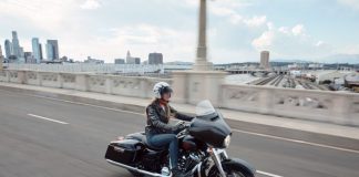 Harley-Davidson Touring dibekali Android