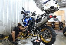 Do’s and Don’ts Saat Cuci Motor Sendiri di Rumah Ala Restomax cuci motor sendiri