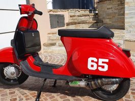 Pembalap GP Jadul, Loris Capirossi Isi Waktu dengan Dandani Vespanya Capirossi Dandani Vespa