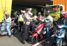 Tim SRP Wahana Kampanyekan Kelengkapan Berkendara Saat PSBB kelengkapan berkendara