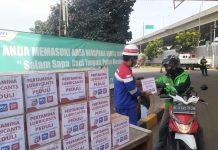 Pertamina Lubricants Bagikan Sembako untuk Pengemudi Kendaraan Umum