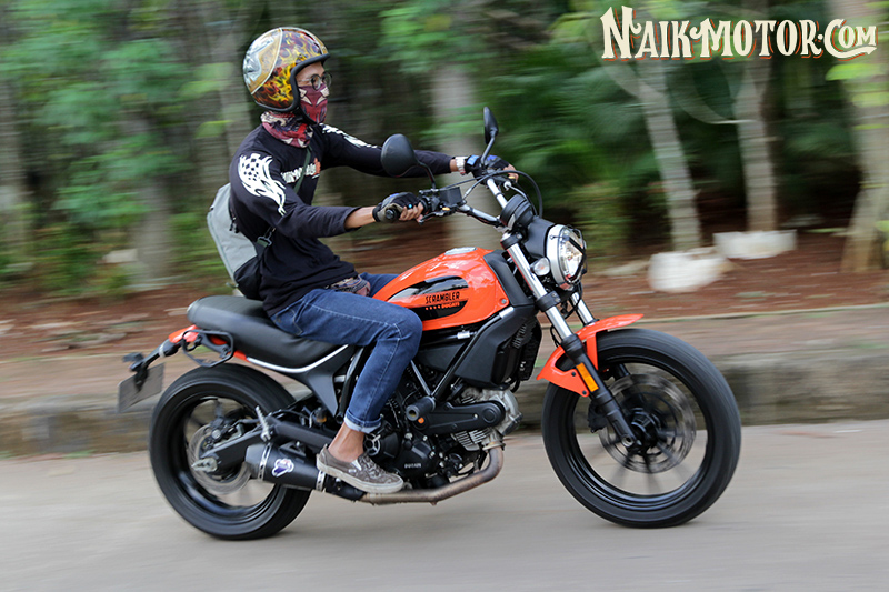 Ducati Scrambler sixty2