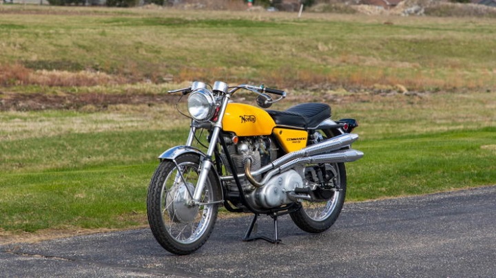 Norton Commando 952