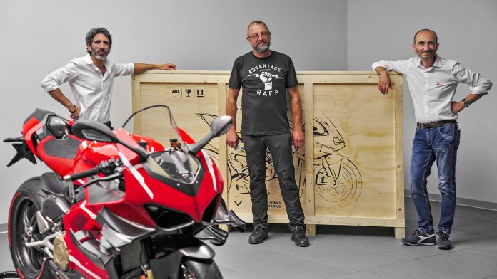 Unit Pertama Ducati Superleggera