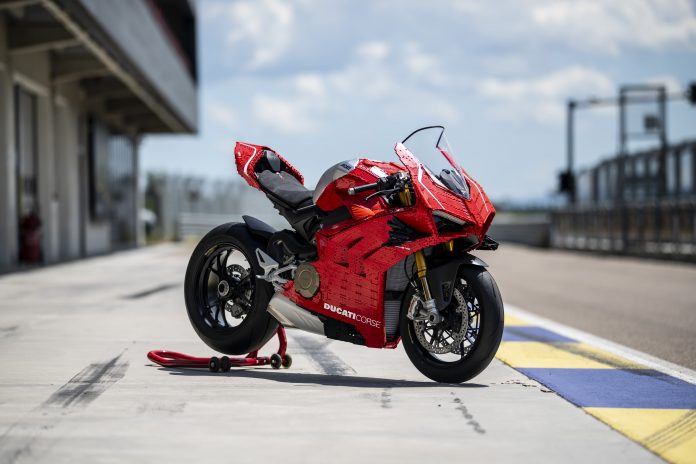 Replika Ducati Panigale V4R