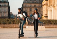 Agar Tidak Celaka saat Naik Kendaraan Listrik, Intip Tips dari Melotronic ini! Tips Naik Kendaraan Listrik