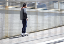 Skateboard Listrik Walkcar ini Seukuran Laptop Skateboard Listrik Walkcar