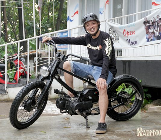 Eza Yayang, Bintang Tukang Ojek Pengkolan yang Suka Custom Motor