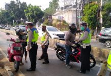 Operasi Patuh Jaya 2020, Masih Banyak Pemotor Masuk Jalur Busway pemotor memasuki jalur busway