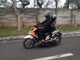 Hari Anak Nasional: Begini Cara Aman Berkendara dengan Anak tips berkendara anak