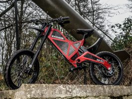 Kecelakaan Saat Tunggangi Motor Listrik, Simon Cowell Tuntut Pabrikannya? Simon Cowell