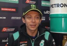 Saat Tahun Baru, Rossi Tampil dalam Seragam Petronas Rossi dalam seragam Petronas