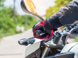 Melihat Seberapa Aman Sarung Tangan Motor untuk Berkendara Sarung Tangan Motor