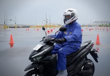 Berkendara Aman saat Musim Hujan Ala Shop&Bike Berkendara Aman saat Hujan