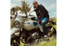 Biar Tetap Cantik, Begini Gaya Pramugari Kartika Anindita Ketika NaikMotor Kartika Anindita