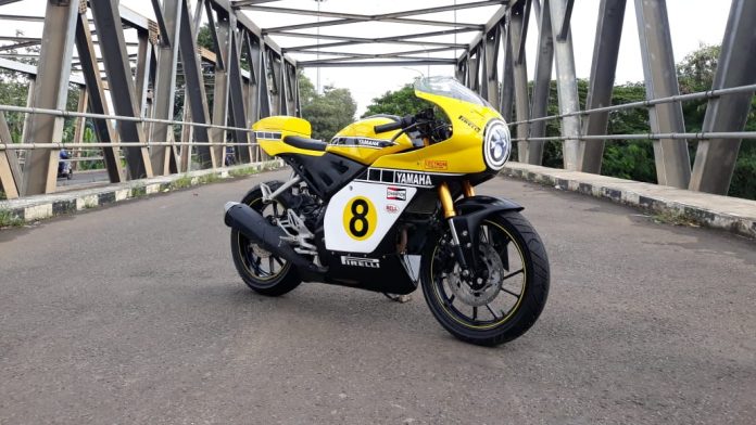 Yamaha R15 Cafe Racer