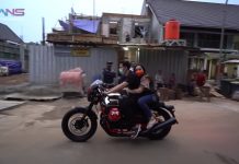 Iseng Mampir ke Diler, Raffi Ahmad Boyong Moto Guzzi dan Vespa Sekaligus Motor Raffi Ahmad