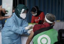 Bersama Kemenkes RI, Grab dan Gojek Hadirkan Pos Pelayanan Vaksinasi Pos Vaksinasi Gojek Grab