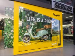 Vespa Picnic Sudah Tersedia di Diler, Dipajang dengan Dekorasi Khusus Dealer Piaggio Vespa