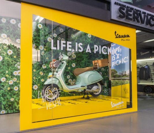 Vespa Picnic Sudah Tersedia di Diler, Dipajang dengan Dekorasi Khusus Dealer Piaggio Vespa
