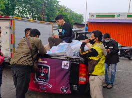 Peduli Sesama, YLCJ Distribusikan Bantuan untuk Korban Kebakaran Taman Sari Bantuan YLCJ