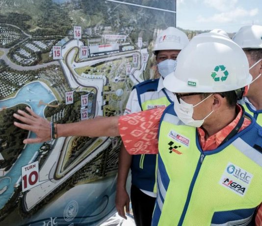 Tinjau Pembangunan Sirkuit Mandalika Hampir Rampung, Sandiaga Uno Bicara Pemulihan Ekonomi Pembangunan Sirkuit Mandalika