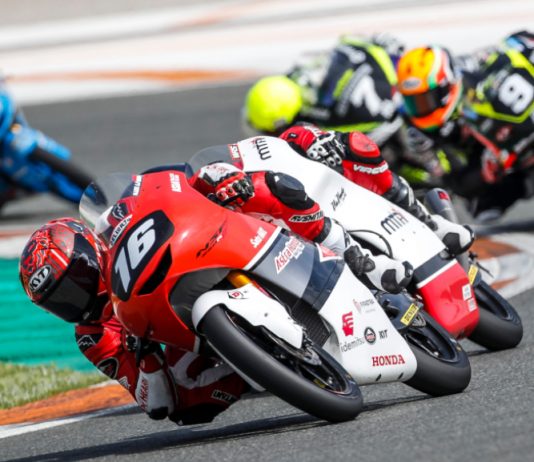 Finish 10 Besar di Valencia, Mario Aji Pertahankan Posisi 4 Klasemen CEV Moto3 2021 Mario Suryo Aji