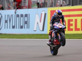 Race2 WorldSBK 2021 Inggris, Razgatlioglu Juara Setelah Rea Crash Race2 WorldSBK 2021 Inggris