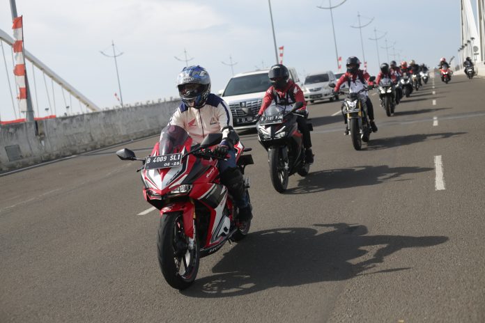 Komunitas Honda Riding Bareng