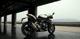 Triumph Speed Triple 1200 RR