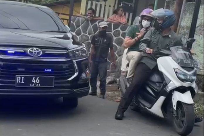 Sandiaga Uno Naikmotor