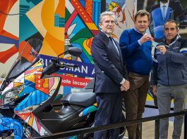 Suzuki Burgman400 The Fencer Karya van Orton Satu-satunya Dilelang di EICMA 2021 Suzuki Burgman400 The Fencer