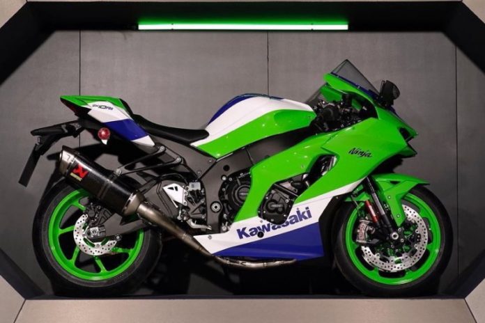 Ninja ZX-10RR KRT21 ZXR750