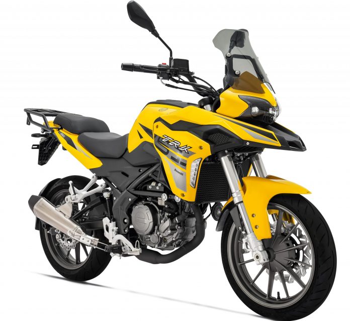 Warna Baru Benelli TRK251