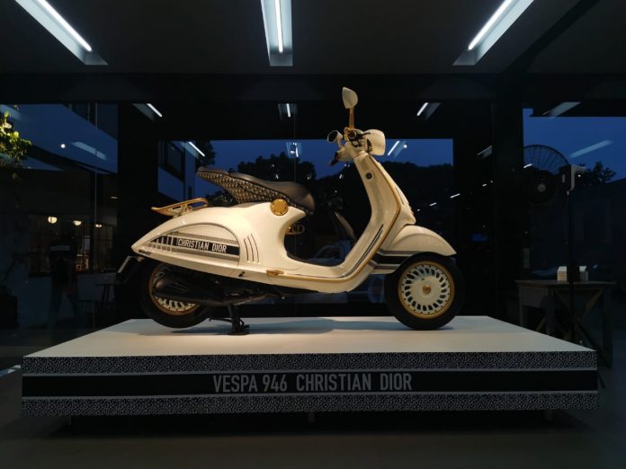 Harga Vespa 946 Christian