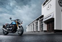 Triumph Thruxton RS Ton Up Edition Kembali ke Isle of Man TT Triumph Thruxton RS Ton