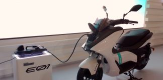 Yamaha E01