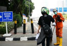 YLCJ Berbagi Takjil Gratis Tiap Hari Minggu di Kota Adminstrasi di Jakarta YLCJ Berbagi Takjil Gratis