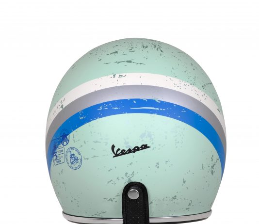 Helm Vespa Genuine Heritage untuk Melengkapi Gaya Hidup Ber-Skuter