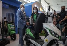 Dukung Carbon Neutral 2060, PLN dan Grab Kembangkan Infrastruktur Kendaraan Listrik PLN dan Grab